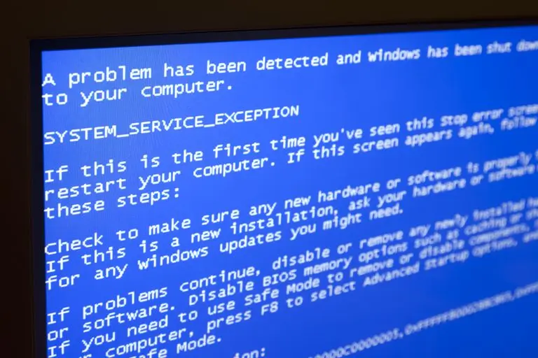 blue-screen-of-death-458716033-5a20a6ea7d4be80019310277 blue screen in a windows PC